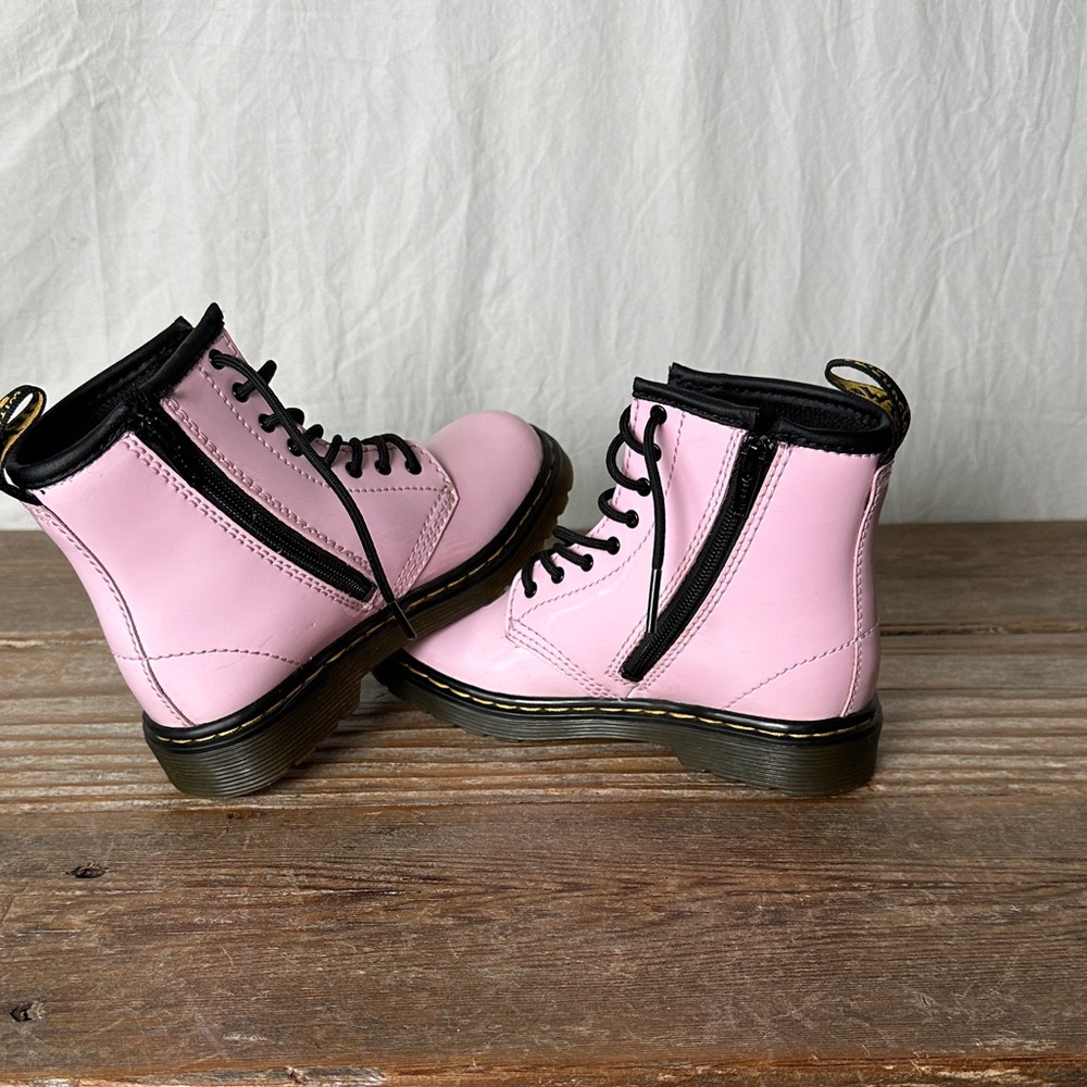 Dr. Martens Pink Kids Lace-Up Boots - Picture 4 of 5